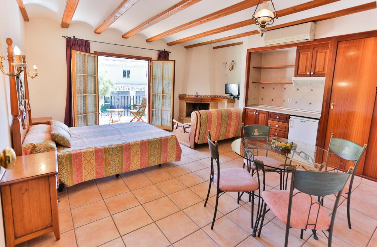 Hotel Rural Serrella Castell De Castells Exterior photo